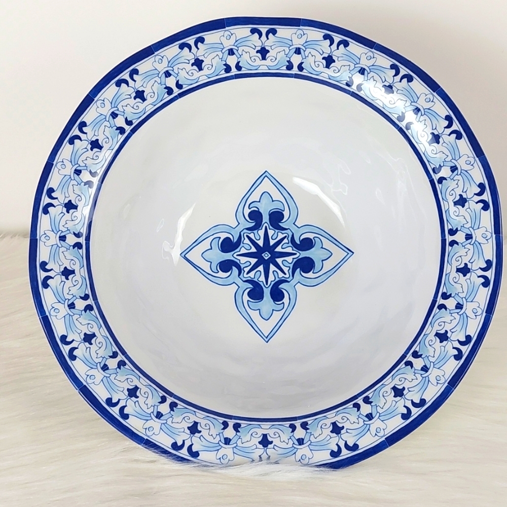 Q Squared Melamine Serving Bowl
